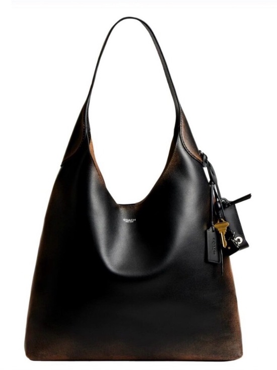 Coach Handbags - EUC Coach Brooklyn 39 in Loved Leather